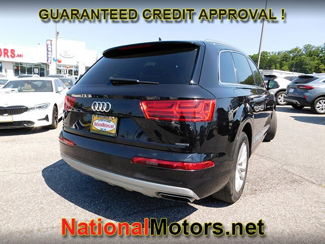 Audi Q7 Vehicle Full-screen Gallery Image 05
