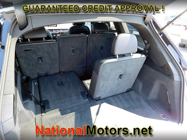 Audi Q7 Vehicle Full-screen Gallery Image 09