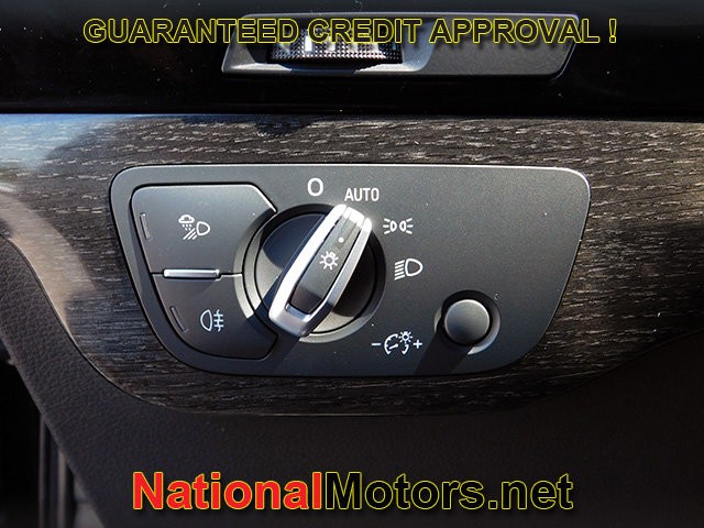 Audi Q7 Vehicle Full-screen Gallery Image 26