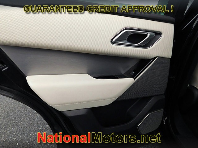 Land Rover Range Rover Velar Vehicle Full-screen Gallery Image 10