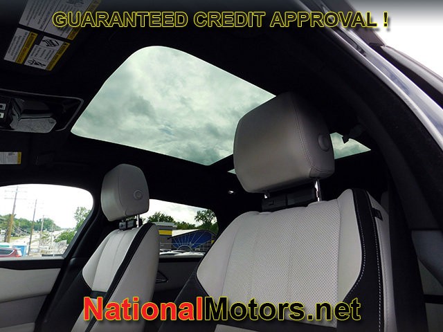 Land Rover Range Rover Velar Vehicle Full-screen Gallery Image 16