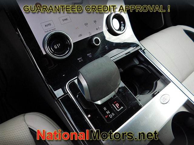 Land Rover Range Rover Velar Vehicle Full-screen Gallery Image 20