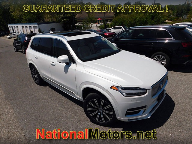 Volvo XC90 Vehicle Full-screen Gallery Image 02