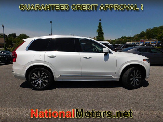 Volvo XC90 Vehicle Full-screen Gallery Image 03