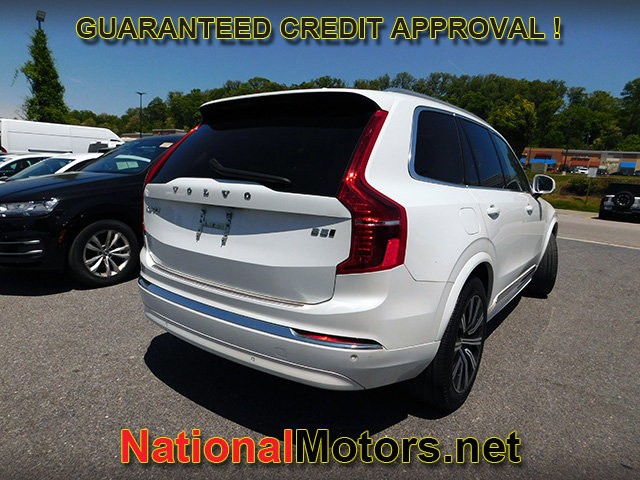 Volvo XC90 Vehicle Full-screen Gallery Image 04
