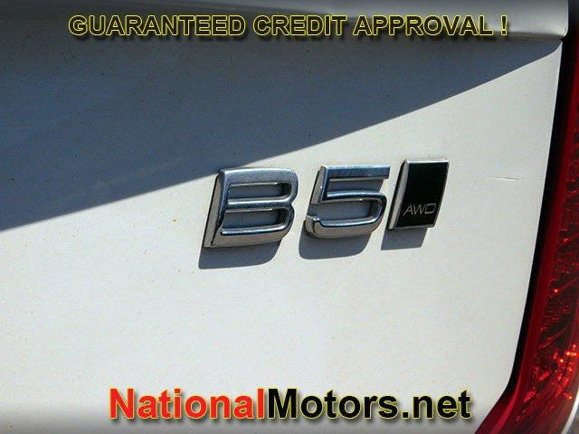 Volvo XC90 Vehicle Full-screen Gallery Image 05