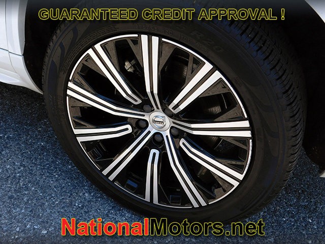 Volvo XC90 Vehicle Full-screen Gallery Image 07