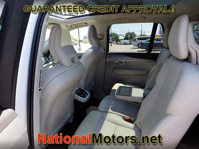 Volvo XC90 Vehicle Full-screen Gallery Image 14