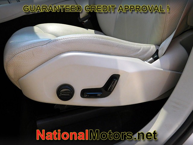 Volvo XC90 Vehicle Full-screen Gallery Image 19