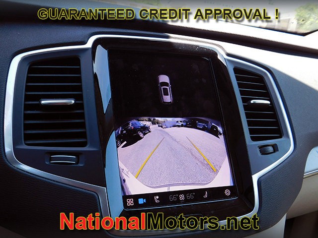 Volvo XC90 Vehicle Full-screen Gallery Image 21