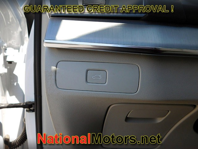 Volvo XC90 Vehicle Full-screen Gallery Image 26