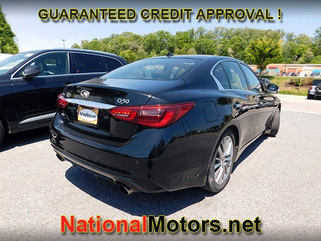 INFINITI Q50 Vehicle Full-screen Gallery Image 04