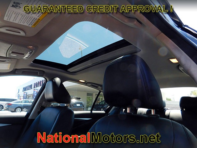 INFINITI Q50 Vehicle Full-screen Gallery Image 15