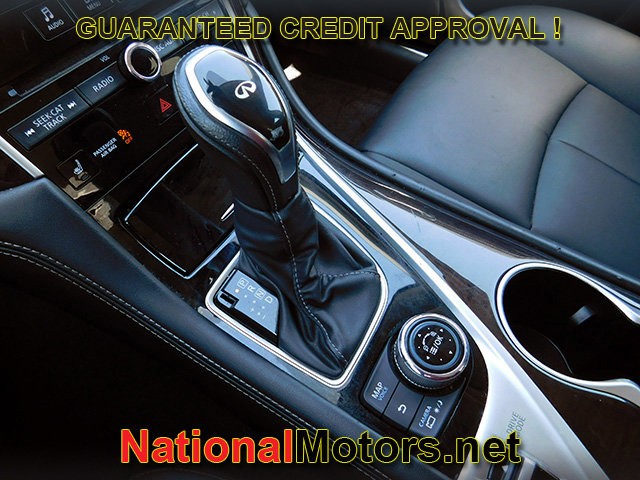 INFINITI Q50 Vehicle Full-screen Gallery Image 19