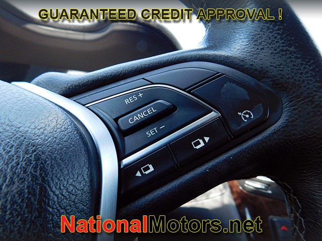 INFINITI Q50 Vehicle Full-screen Gallery Image 20