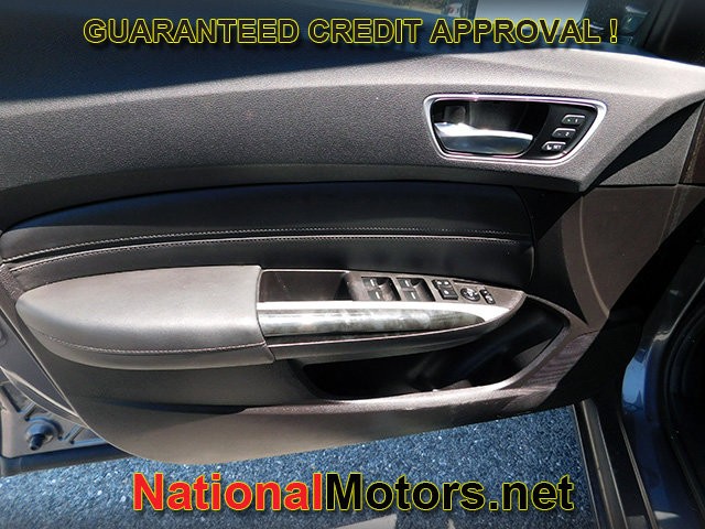 Acura TLX Vehicle Full-screen Gallery Image 11