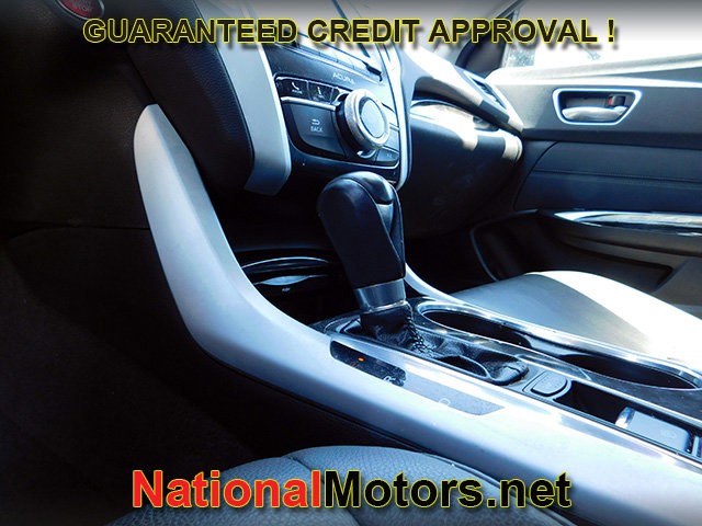 Acura TLX Vehicle Full-screen Gallery Image 17