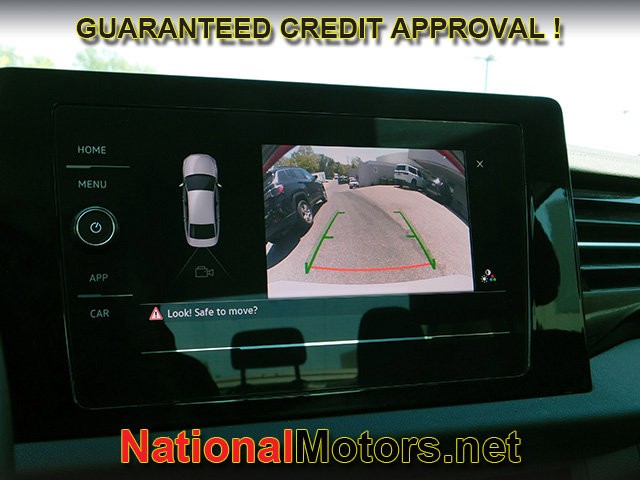 Volkswagen Jetta Vehicle Full-screen Gallery Image 13