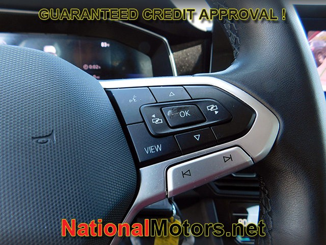 Volkswagen Jetta Vehicle Full-screen Gallery Image 16