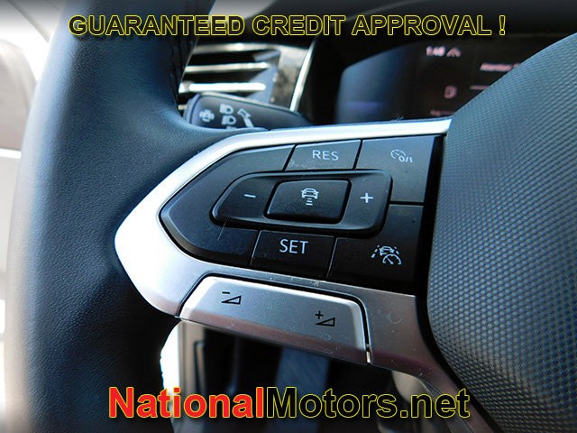 Volkswagen Jetta Vehicle Full-screen Gallery Image 17