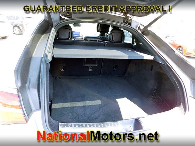 Mercedes-Benz GLE Vehicle Full-screen Gallery Image 07