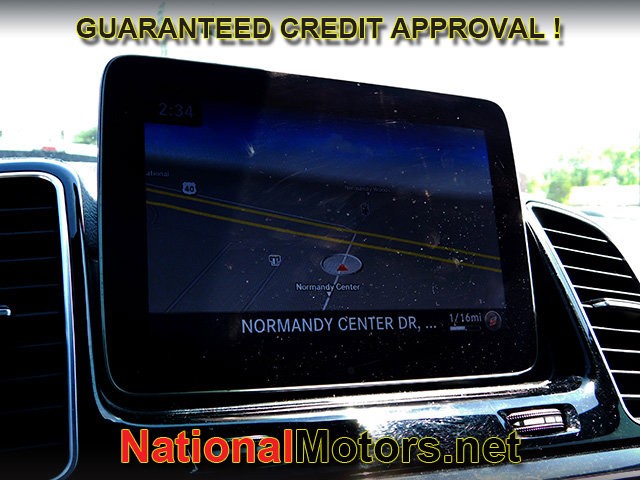 Mercedes-Benz GLE Vehicle Full-screen Gallery Image 19