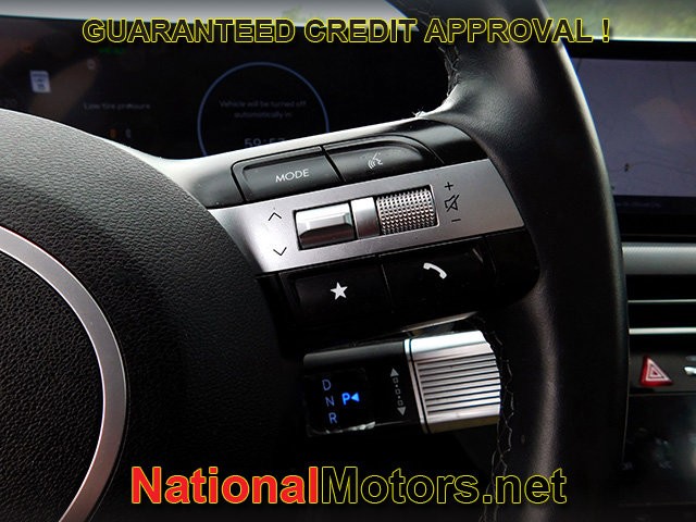 Hyundai Sonata Vehicle Full-screen Gallery Image 16