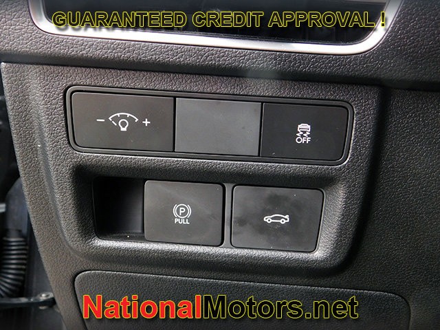 Hyundai Sonata Vehicle Full-screen Gallery Image 19