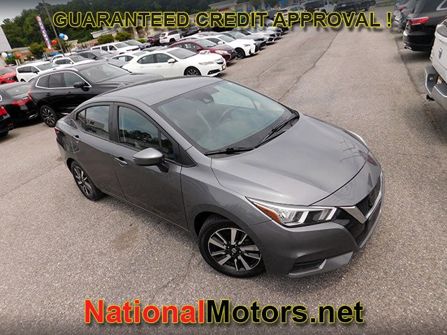 Nissan Versa Vehicle Full-screen Gallery Image 02