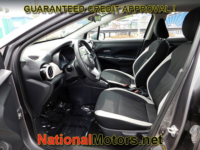 Nissan Versa Vehicle Full-screen Gallery Image 12