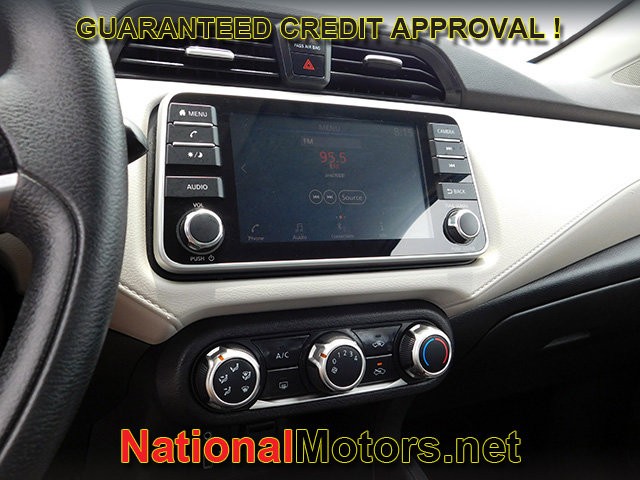 Nissan Versa Vehicle Full-screen Gallery Image 13