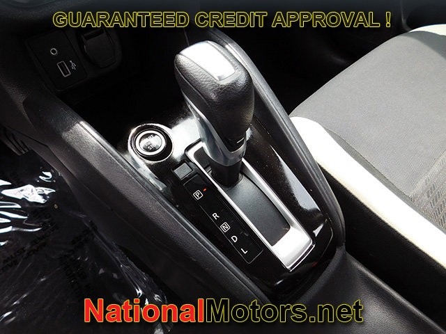 Nissan Versa Vehicle Full-screen Gallery Image 16