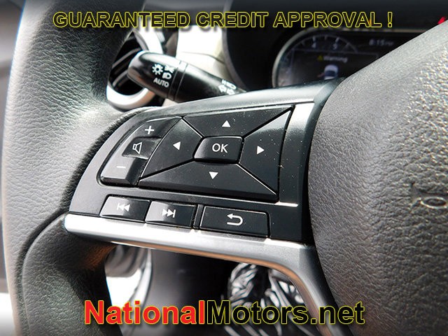 Nissan Versa Vehicle Full-screen Gallery Image 18