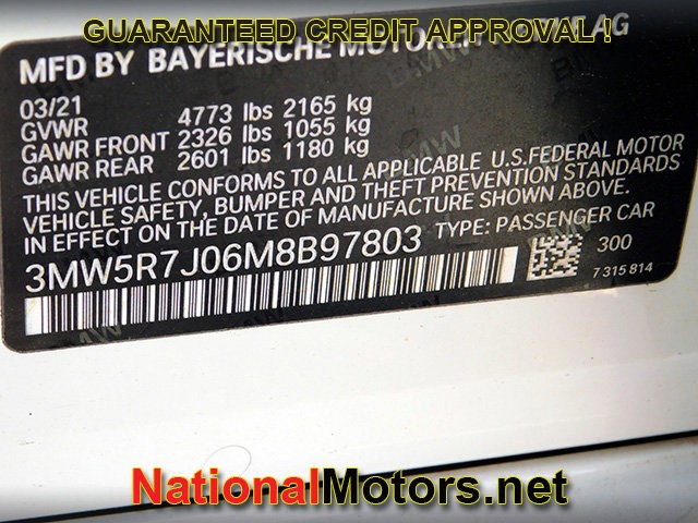 BMW 3 Series Vehicle Full-screen Gallery Image 26