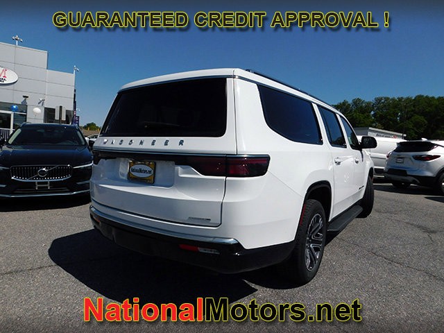 Jeep Wagoneer L Vehicle Full-screen Gallery Image 05