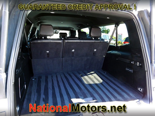 Jeep Wagoneer L Vehicle Full-screen Gallery Image 08