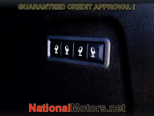 Jeep Wagoneer L Vehicle Full-screen Gallery Image 09