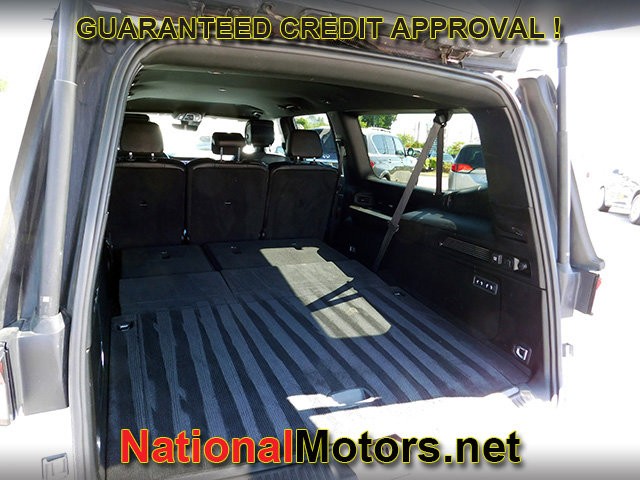 Jeep Wagoneer L Vehicle Full-screen Gallery Image 10