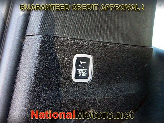 Jeep Wagoneer L Vehicle Full-screen Gallery Image 11