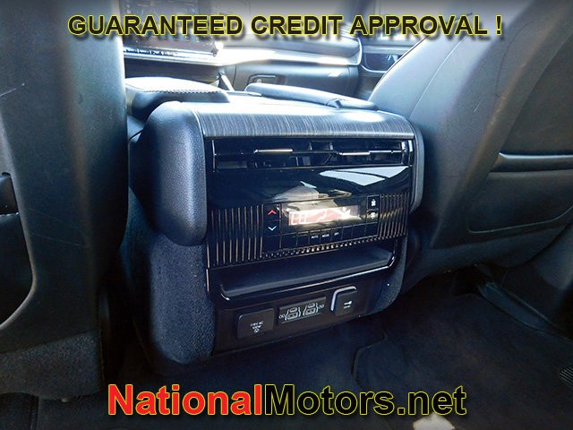 Jeep Wagoneer L Vehicle Full-screen Gallery Image 14