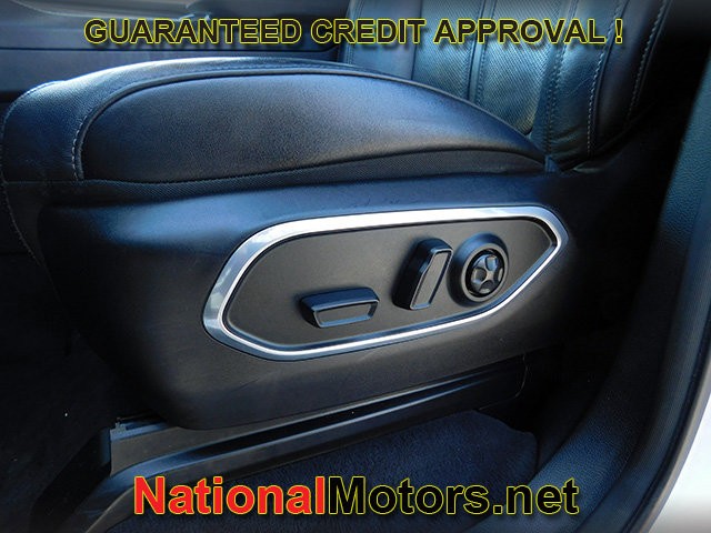 Jeep Wagoneer L Vehicle Full-screen Gallery Image 19