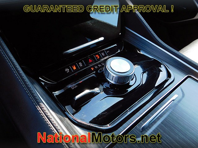 Jeep Wagoneer L Vehicle Full-screen Gallery Image 22