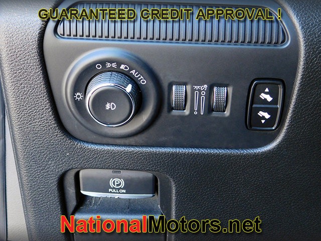Jeep Wagoneer L Vehicle Full-screen Gallery Image 26