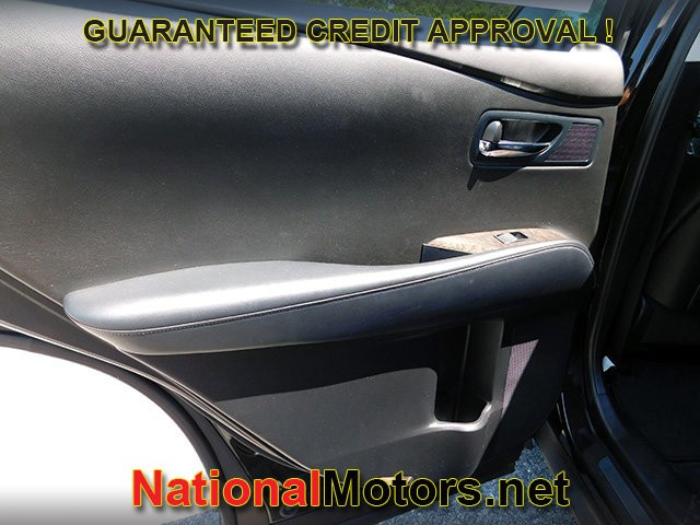 Lexus RX 350 Vehicle Full-screen Gallery Image 09