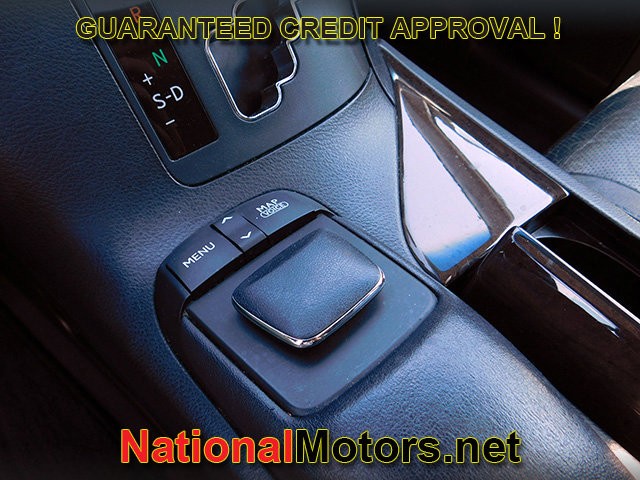 Lexus RX 350 Vehicle Full-screen Gallery Image 22