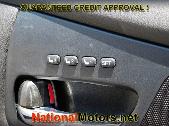 Lexus RX 350 Vehicle Full-screen Gallery Image 28