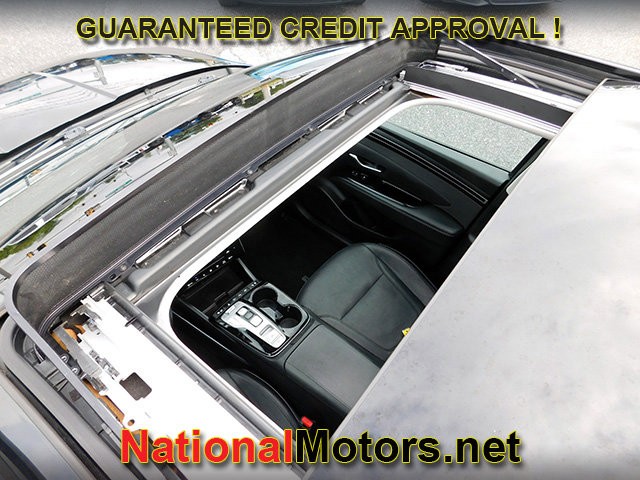 Hyundai Tucson Vehicle Full-screen Gallery Image 12