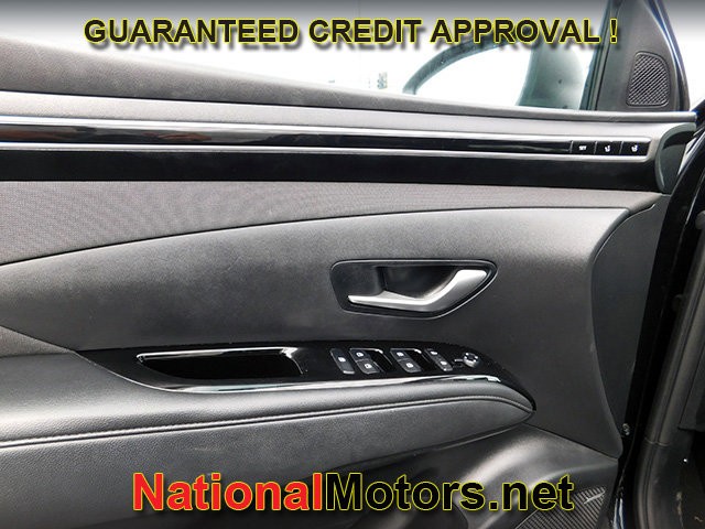 Hyundai Tucson Vehicle Full-screen Gallery Image 13