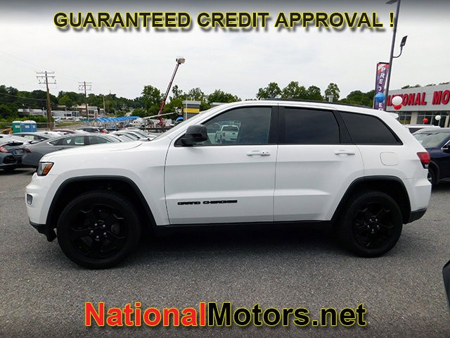 Jeep Grand Cherokee Vehicle Full-screen Gallery Image 03