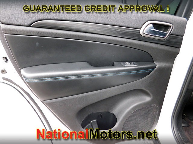 Jeep Grand Cherokee Vehicle Full-screen Gallery Image 09
